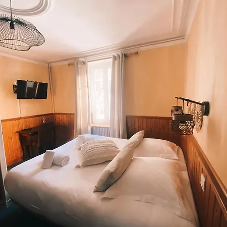 La Petite Hotel 3*
