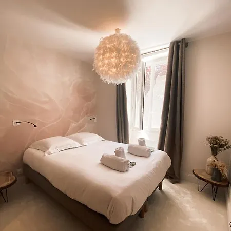 La Petite 3* بور سان موريس