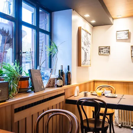 La Petite Hotel 3*