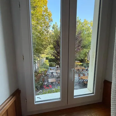 La Petite 3*