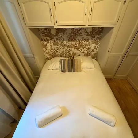 La Petite Hotel